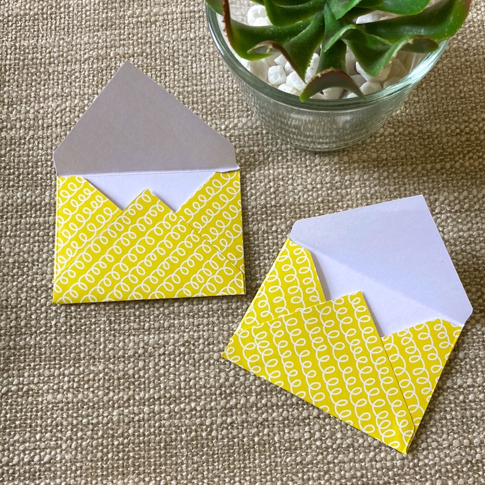 💛 Yellow small envelopes 💛 - Picture 2 of 4